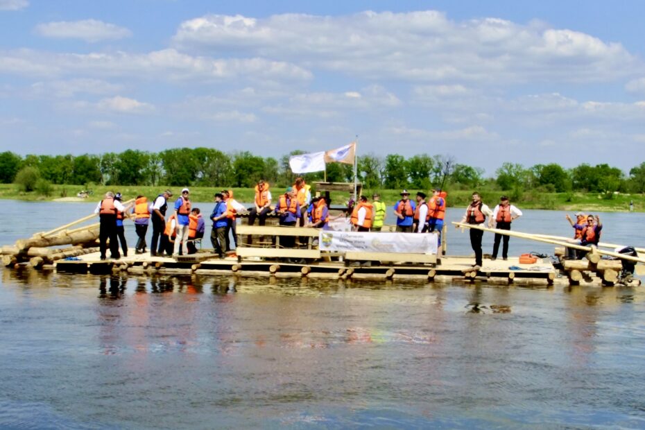 floss_auf_der_elbe