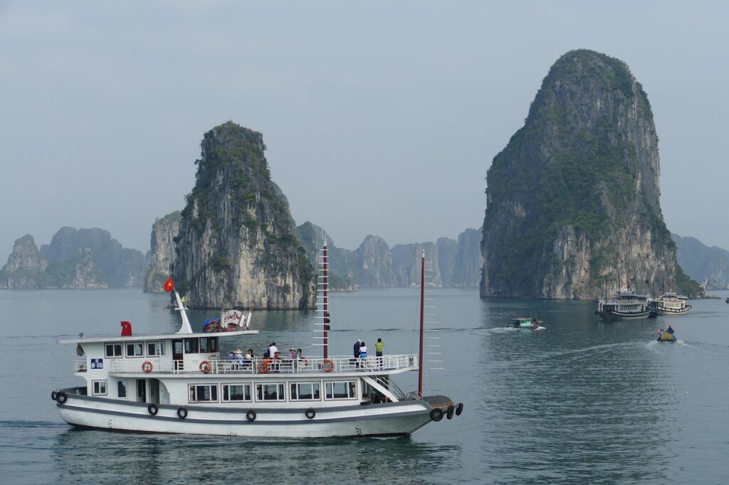 Von Hongkong nach Halong Bay