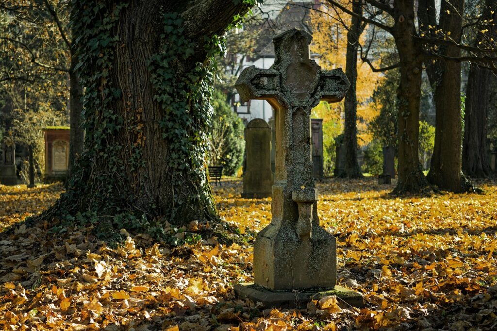 Herbst Friedhof Kreuzen